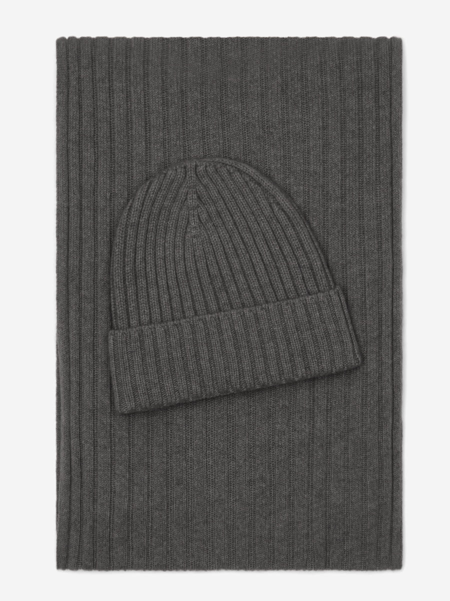 Napoli (dark grey) - Italian 100% cashmere ribbed scarf (unisex) - Glamourous Grace