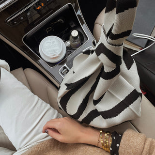 The Meander Black Handbag - Glamourous Grace