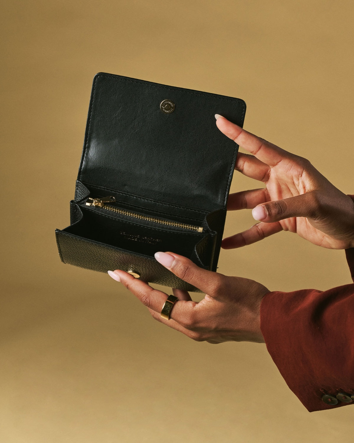 Costanza (black) - Italian calf leather women’s wallet - Glamourous Grace