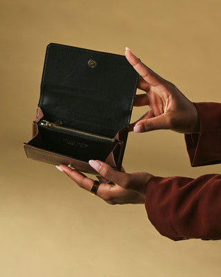 Costanza (brown) - Italian calf leather women’s wallet - Glamourous Grace