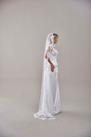 Mantilla Veil with Lace Edge, Floral Veil -D206 - Glamourous Grace