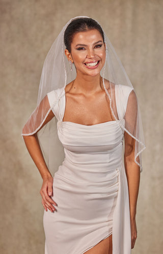 Bridal Shower Pearl Veil- D257 - Glamourous Grace