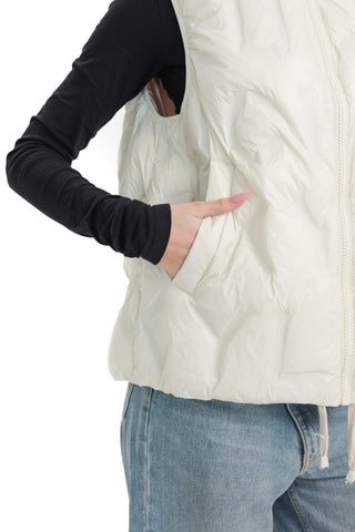 Reversible Light Insulated Vest Powder | Ivory