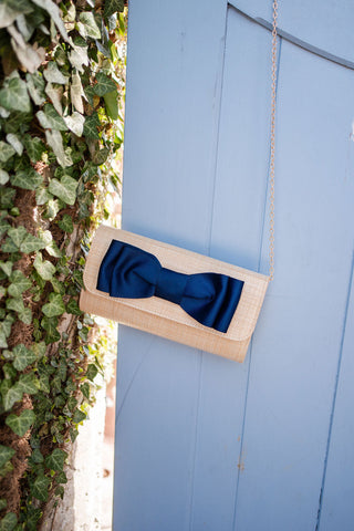 Avery Straw Clutch - Pinch Bow