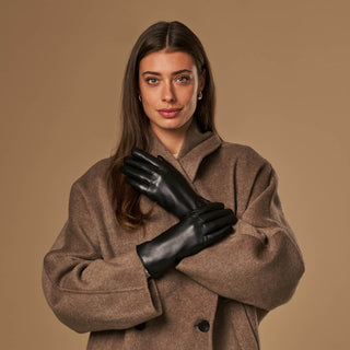 Daisy (black) – Vegan leather gloves with fleece lining & touchscreen feature - Glamourous Grace