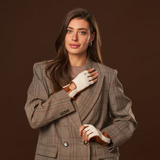 Daniella (cognac) - Hand-sewn Italian crochet driving gloves from lambskin leather - Glamourous Grace