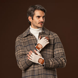 Dario (cognac) - Hand-sewn Italian crochet driving gloves from lambskin leather - Glamourous Grace