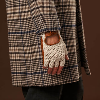 Dario (cognac) - Hand-sewn Italian crochet driving gloves from lambskin leather - Glamourous Grace