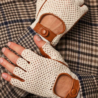 Dario (cognac) - Hand-sewn Italian crochet driving gloves from lambskin leather - Glamourous Grace