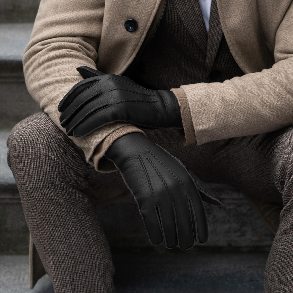 Diego (black) - Italian gloves made of American deerskin leather with rabbit fur lining - Glamourous Grace