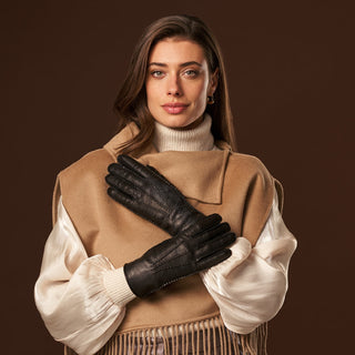 Donatella (black) – Luxurious Italian peccary leather gloves with cashmere lining - Glamourous Grace
