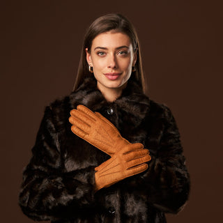 Donatella (brown) – Luxurious Italian peccary leather gloves with cashmere lining - Glamourous Grace