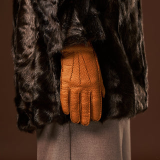 Donatella (brown) – Luxurious Italian peccary leather gloves with cashmere lining - Glamourous Grace