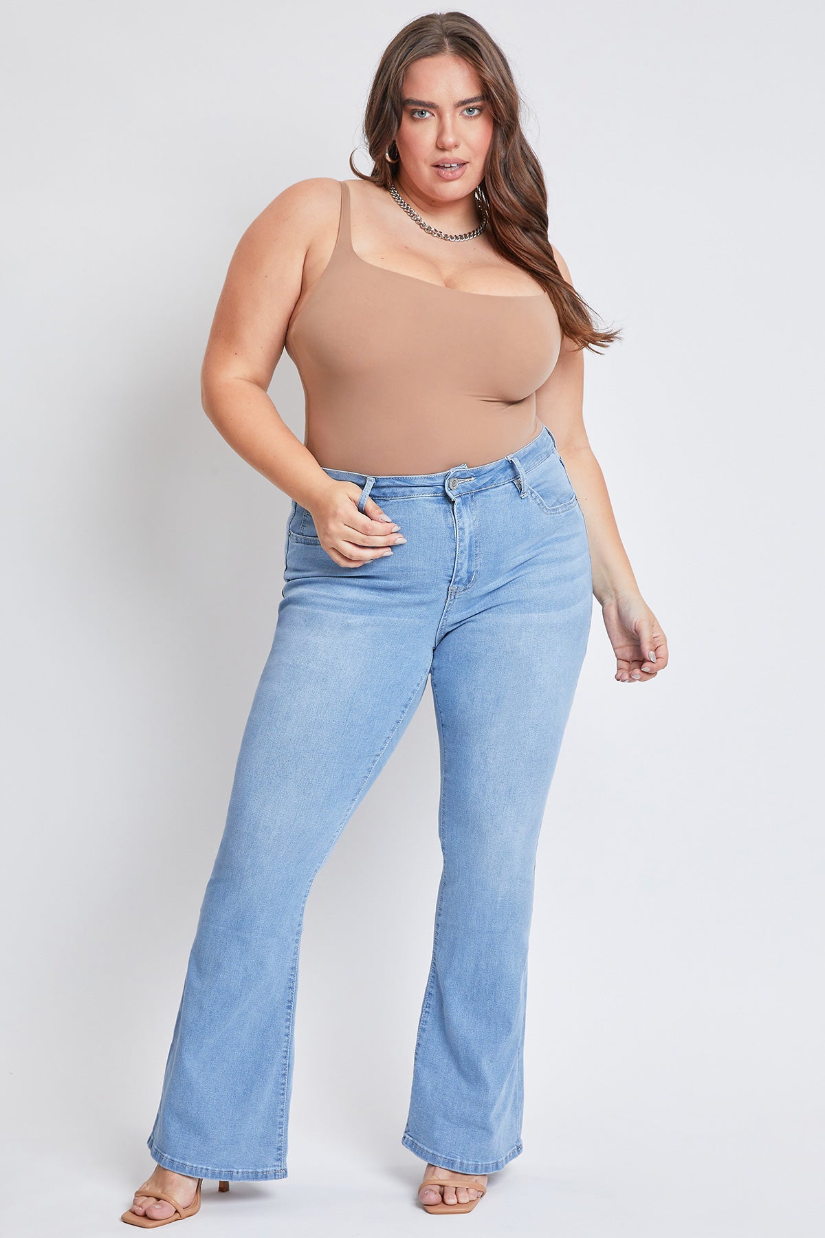 Women's Plus Size Basic Flare Jeans - Glamourous Grace