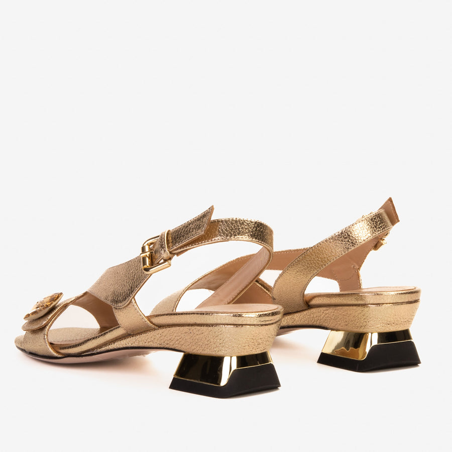 The Iconic Gold Leather Women Sandal - Glamourous Grace