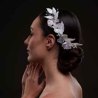 Elegant White Flower & Bead Bridal Hair Comb - Glamourous Grace
