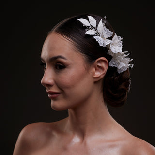 Elegant White Flower & Bead Bridal Hair Comb - Glamourous Grace