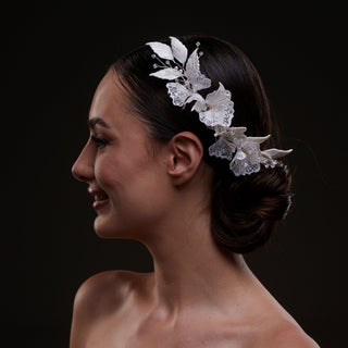 Elegant White Flower & Bead Bridal Hair Comb - Glamourous Grace