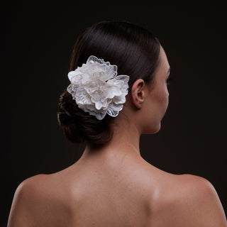 Elegant White Flower Bridal Hair Comb - Glamourous Grace