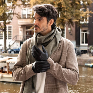 Elijah (black) – Timeless sheepskin leather gloves with luxurious cashmere lining & touchscreen capability - Glamourous Grace