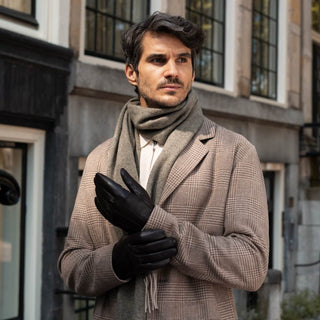 Elijah (black) – Timeless sheepskin leather gloves with luxurious cashmere lining & touchscreen capability - Glamourous Grace