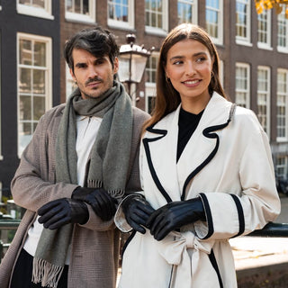 Elijah (black) – Timeless sheepskin leather gloves with luxurious cashmere lining & touchscreen capability - Glamourous Grace