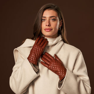 Emilia (brown) - Classic Italian lambskin leather gloves with cashmere lining and checkered pattern - Glamourous Grace