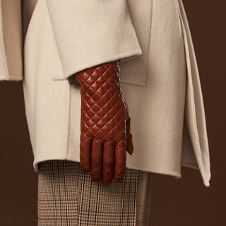 Emilia (brown) - Classic Italian lambskin leather gloves with cashmere lining and checkered pattern - Glamourous Grace