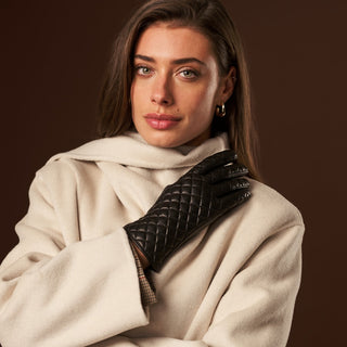 Emilia (black) - Classic Italian lambskin leather gloves with cashmere lining and checkered pattern - Glamourous Grace