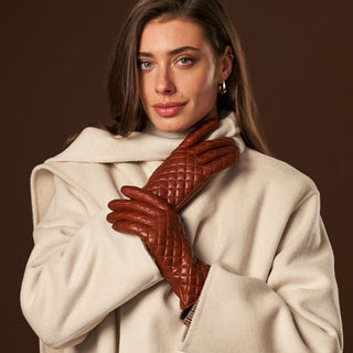 Emilia (brown) - Classic Italian lambskin leather gloves with cashmere lining and checkered pattern - Glamourous Grace