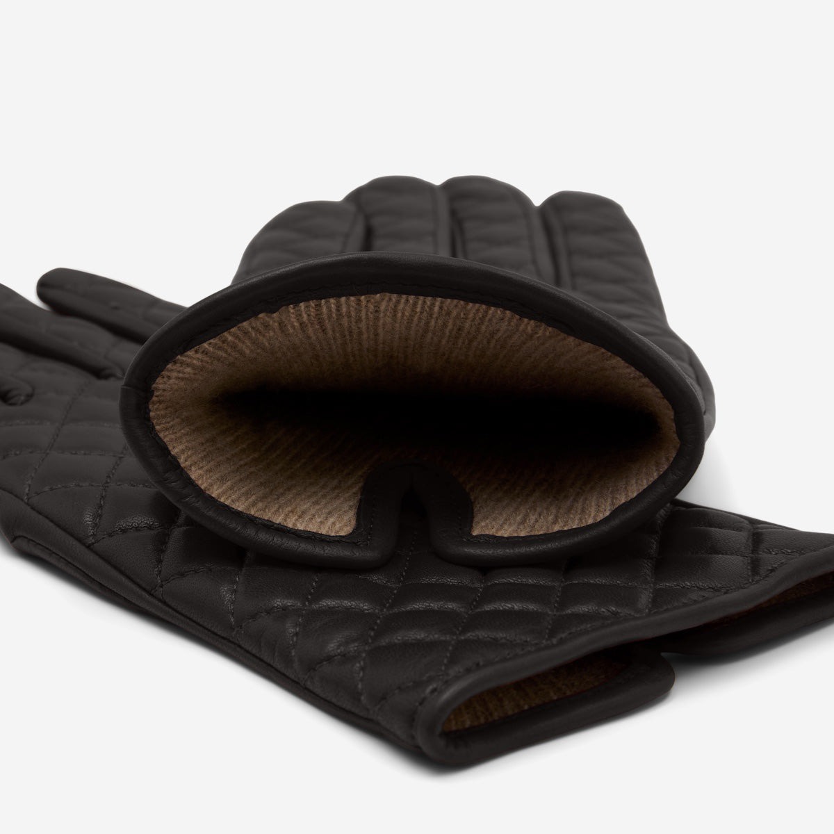 Emilia (black) - Classic Italian lambskin leather gloves with cashmere lining and checkered pattern - Glamourous Grace