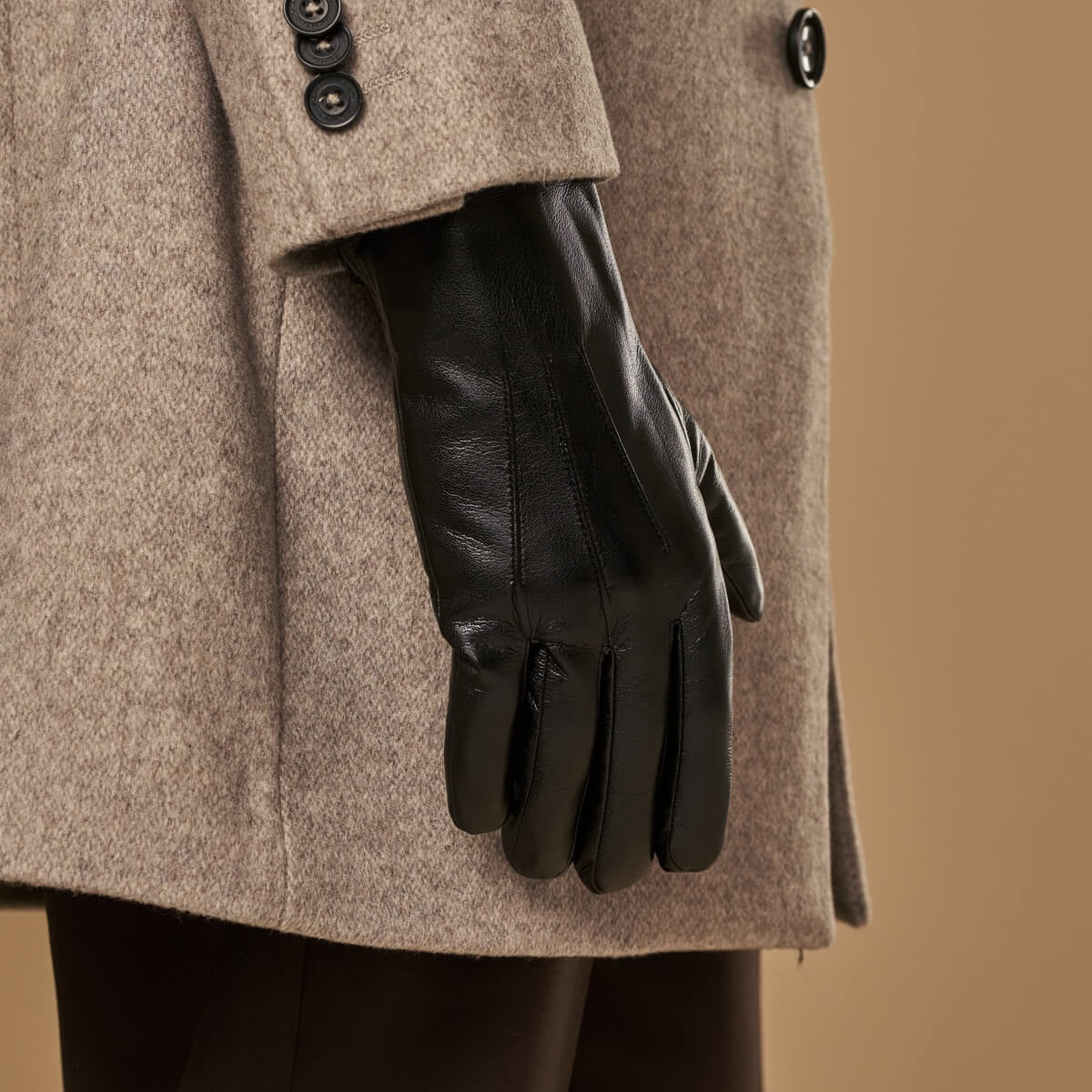 Ethan (black) – Vegan leather gloves with warm fleece lining & touchscreen feature - Glamourous Grace