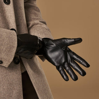 Ethan (black) – Vegan leather gloves with warm fleece lining & touchscreen feature - Glamourous Grace