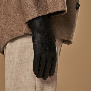 Evelyn (black) - Goatskin leather gloves with soft lambswool lining and touchscreen feature - Glamourous Grace