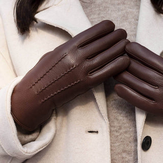 Evelyn (brown) - Goatskin leather gloves with soft lambswool lining and touchscreen feature - Glamourous Grace