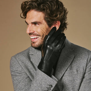 Ezra (black) - Lambskin leather gloves with warm rabbit fur lining and touchscreen feature - Glamourous Grace