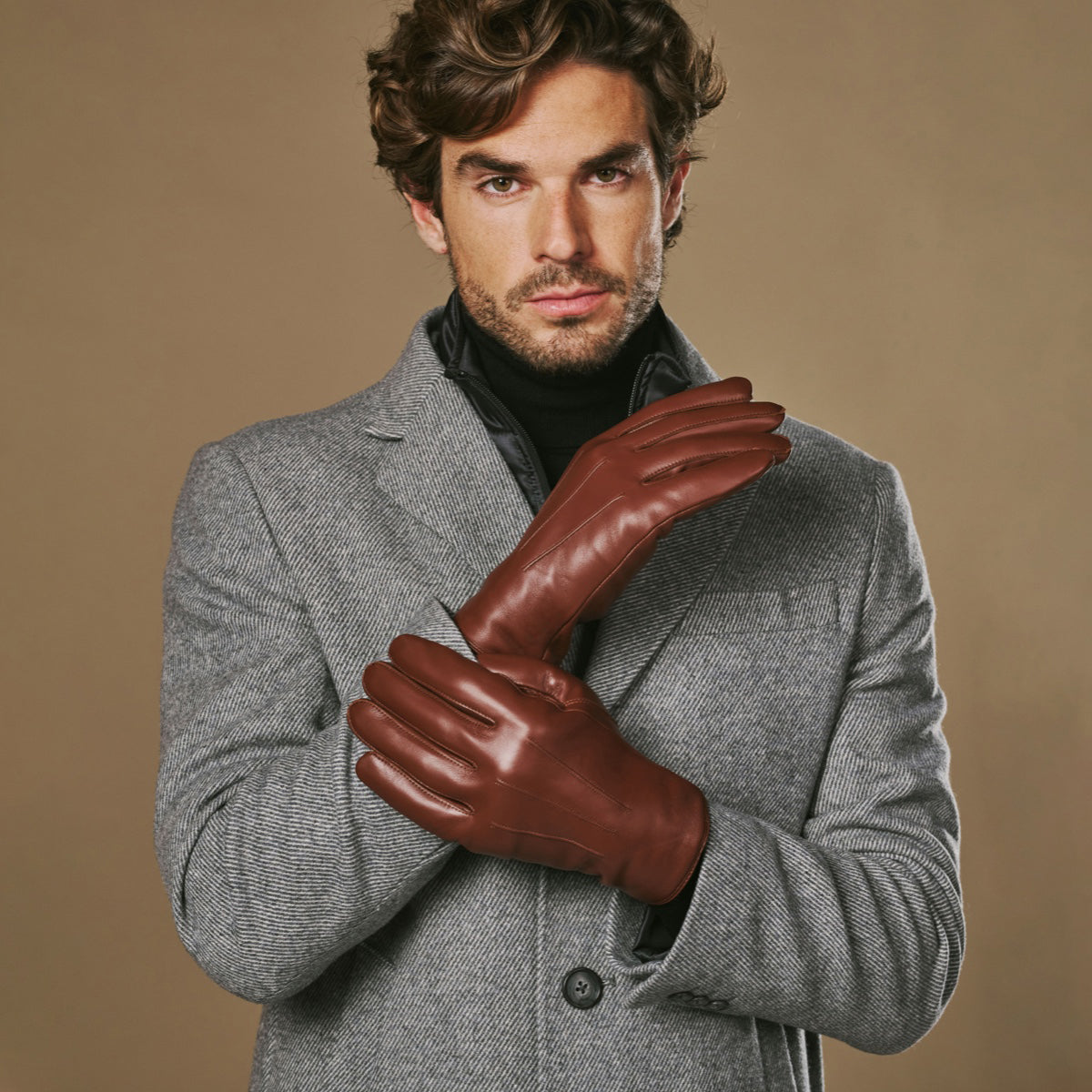 Ezra (brown) - Lambskin leather gloves with warm rabbit fur lining and touchscreen feature - Glamourous Grace