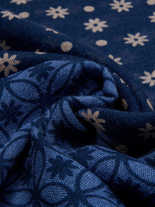 Andrea (blue) - Soft and lightweight Italian scarf from 100% wool - Glamourous Grace