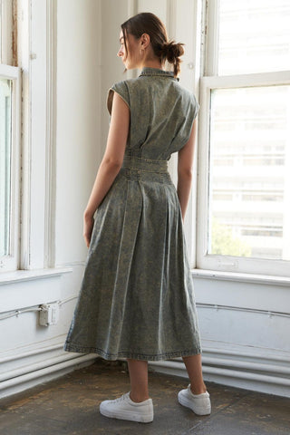 SUNSHINE SQUEEZE DENIM MIDI DRESS - Glamourous Grace