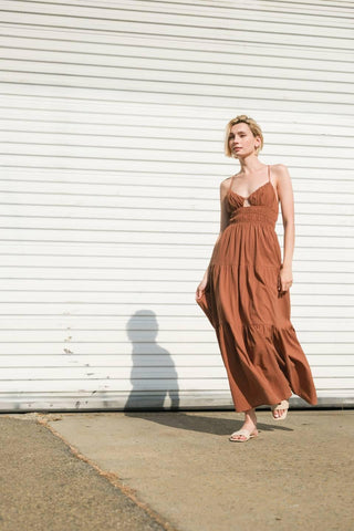 EFFORTLESS ELEGANCE WOVEN MAXI DRESS - Glamourous Grace