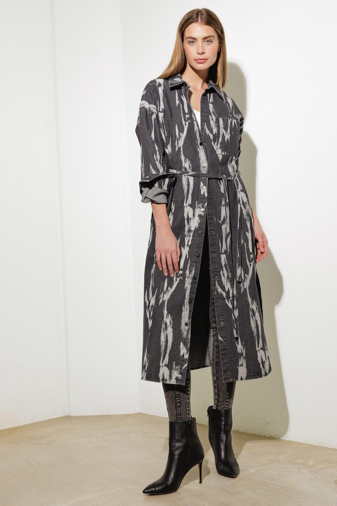 HERE & NOW WOVEN DENIM MIDI SHIRT DRESS - Glamourous Grace