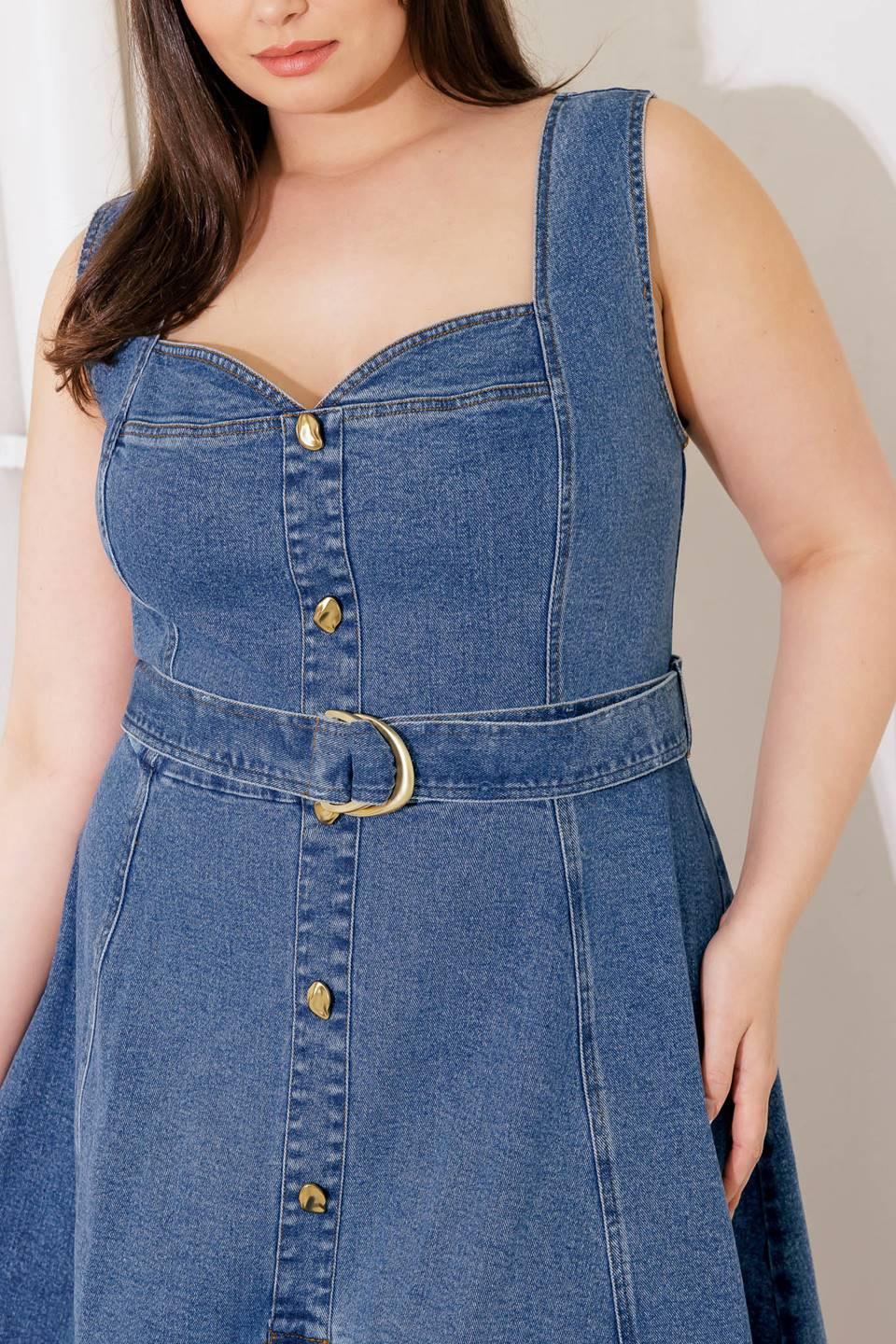 PRETTIEST BEHAVIOR DENIM MIDI DRESS - Glamourous Grace
