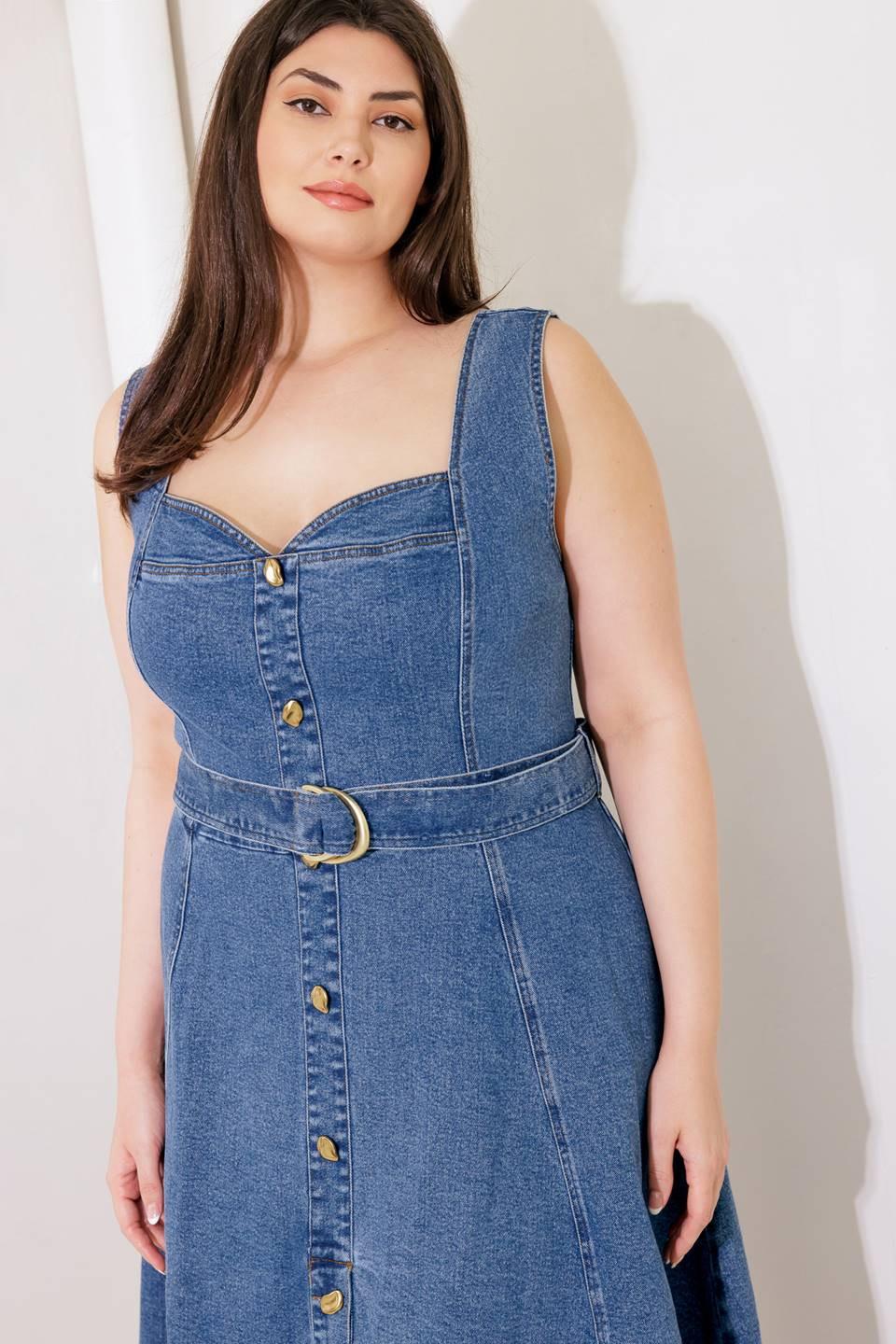 PRETTIEST BEHAVIOR DENIM MIDI DRESS - Glamourous Grace
