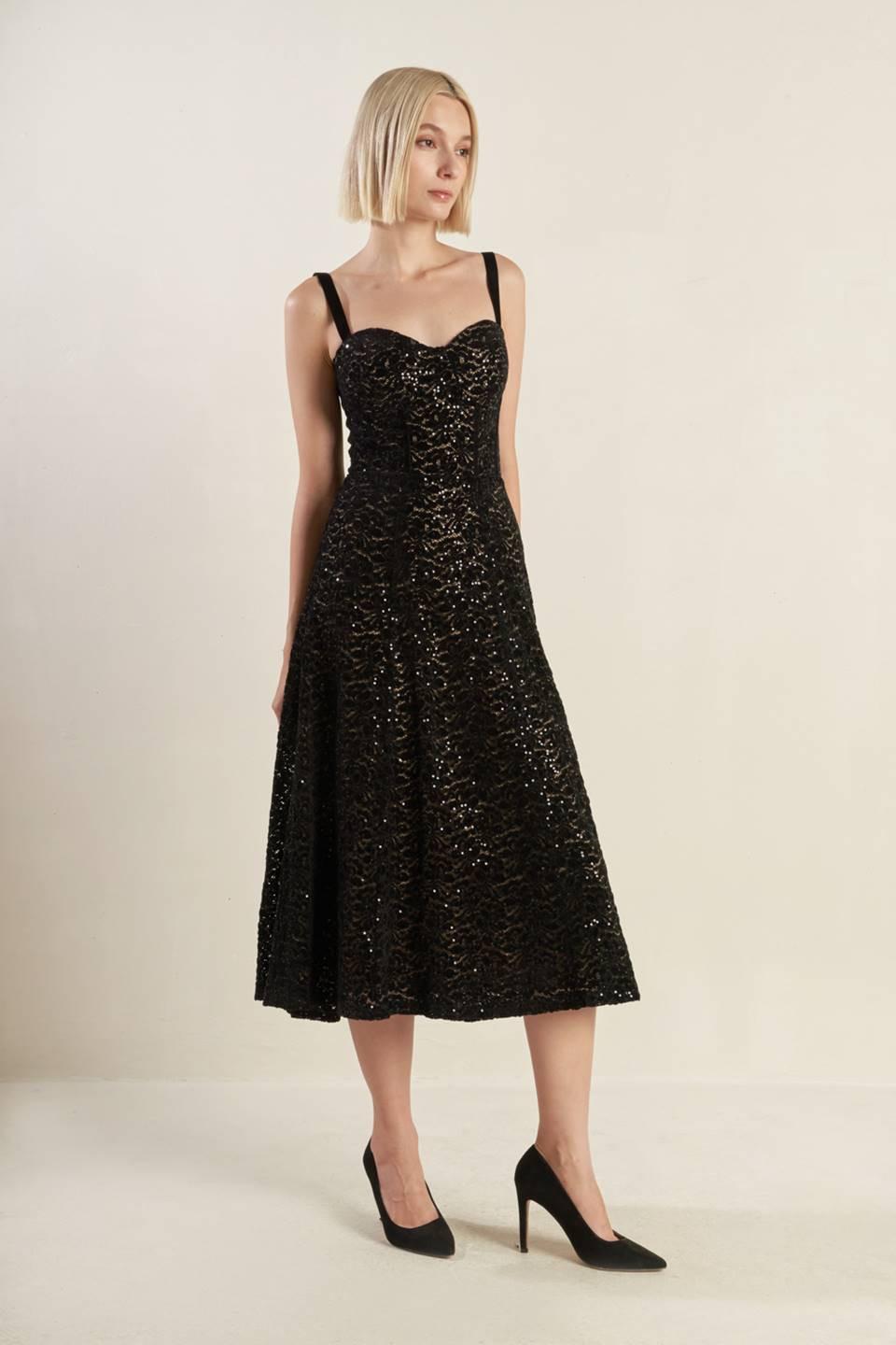 STAPLE MOMENT WOVEN LACE MIDI DRESS - Glamourous Grace