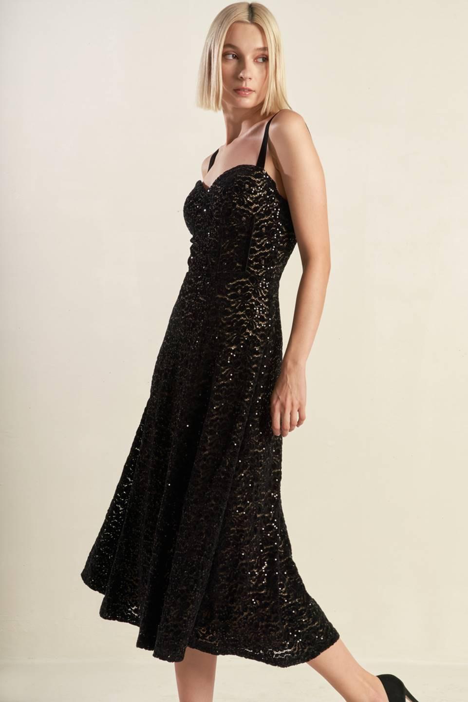 STAPLE MOMENT WOVEN LACE MIDI DRESS - Glamourous Grace