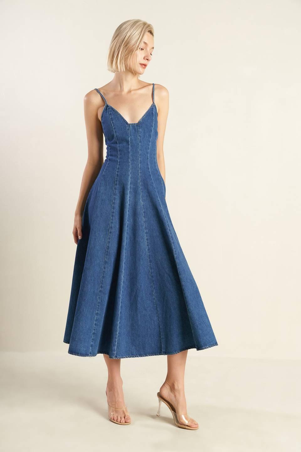 ROSEWOOD ROMANCE DENIM MIDI DRESS - Glamourous Grace