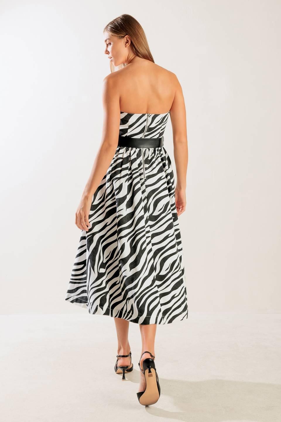 NOT SO ORDINARY WOVEN MIDI DRESS - Glamourous Grace
