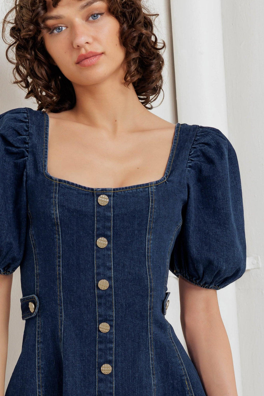 PUFF & PLAY DENIM MINI DRESS - Glamourous Grace