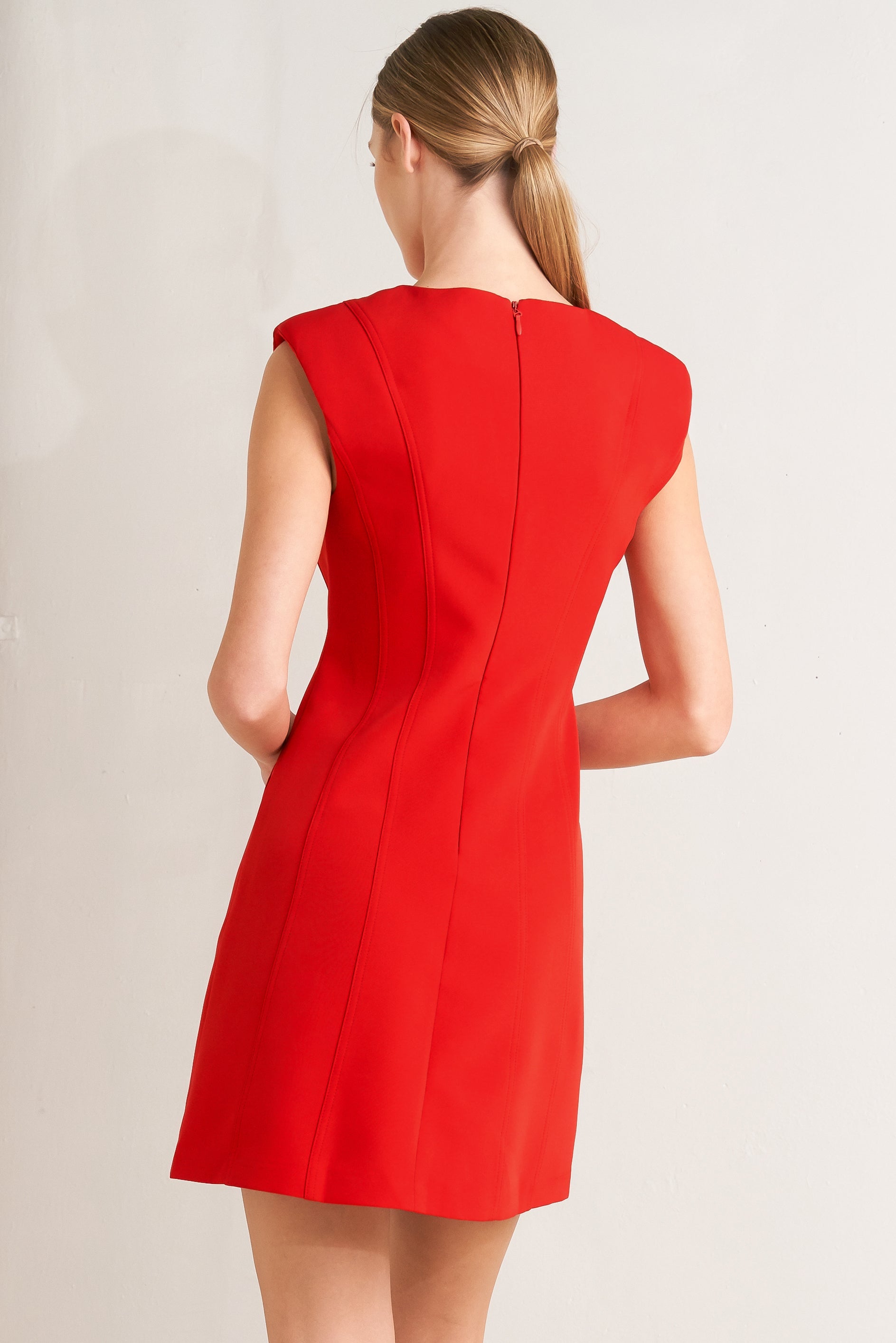 THE MODERN ICON WOVEN SHIFT DRESS - Glamourous Grace