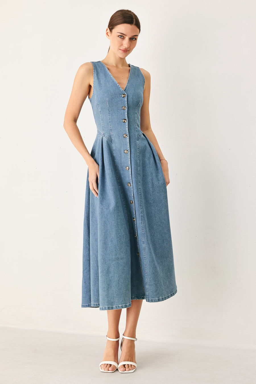 SWEETHEART V-NECK DENIM MIDI DRESS - Glamourous Grace